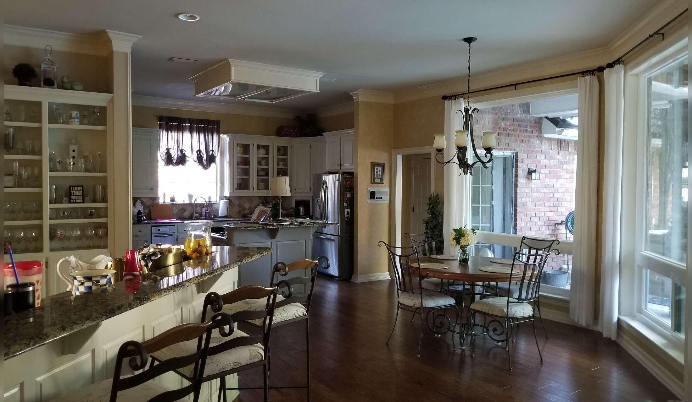Arlington, Texas luxury home needs Dog Lover in January - Image 4