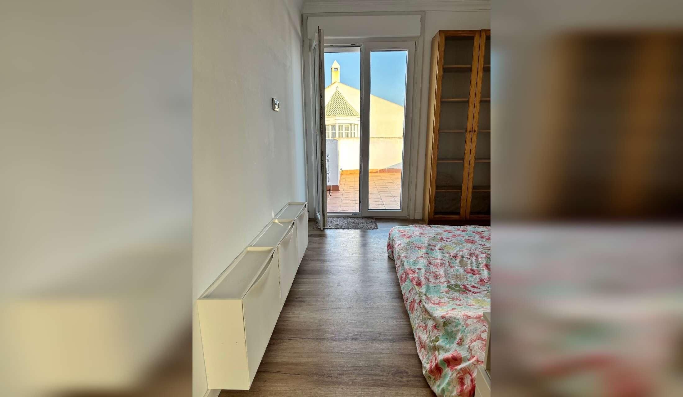 Casa con jardín en Chiclana de la Frontera, Cádiz - Image 3
