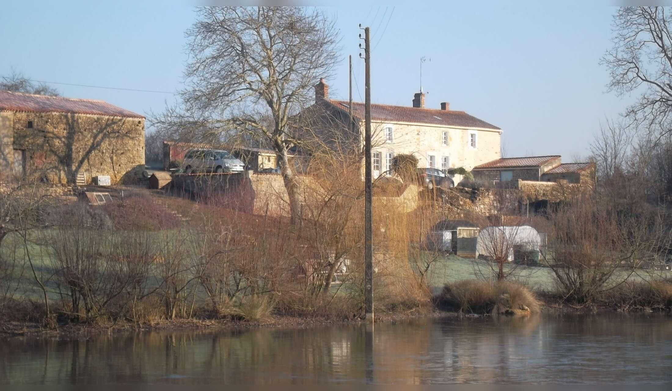 Lakeside Farmhouse in the Sunny Vendee - Image 5