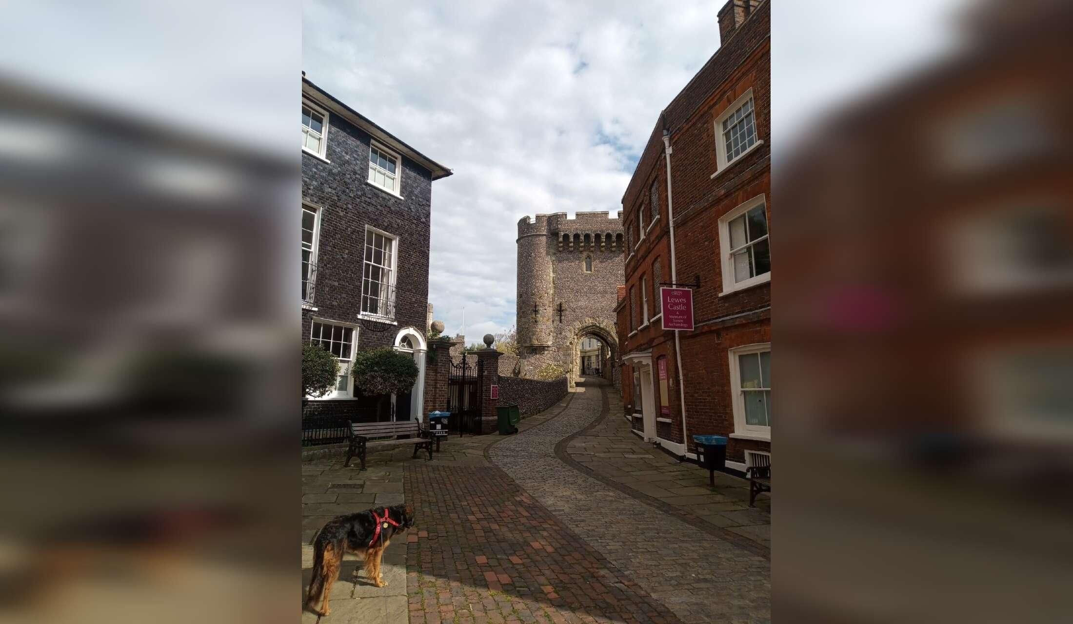 House in historic Lewes, UK - Image 3