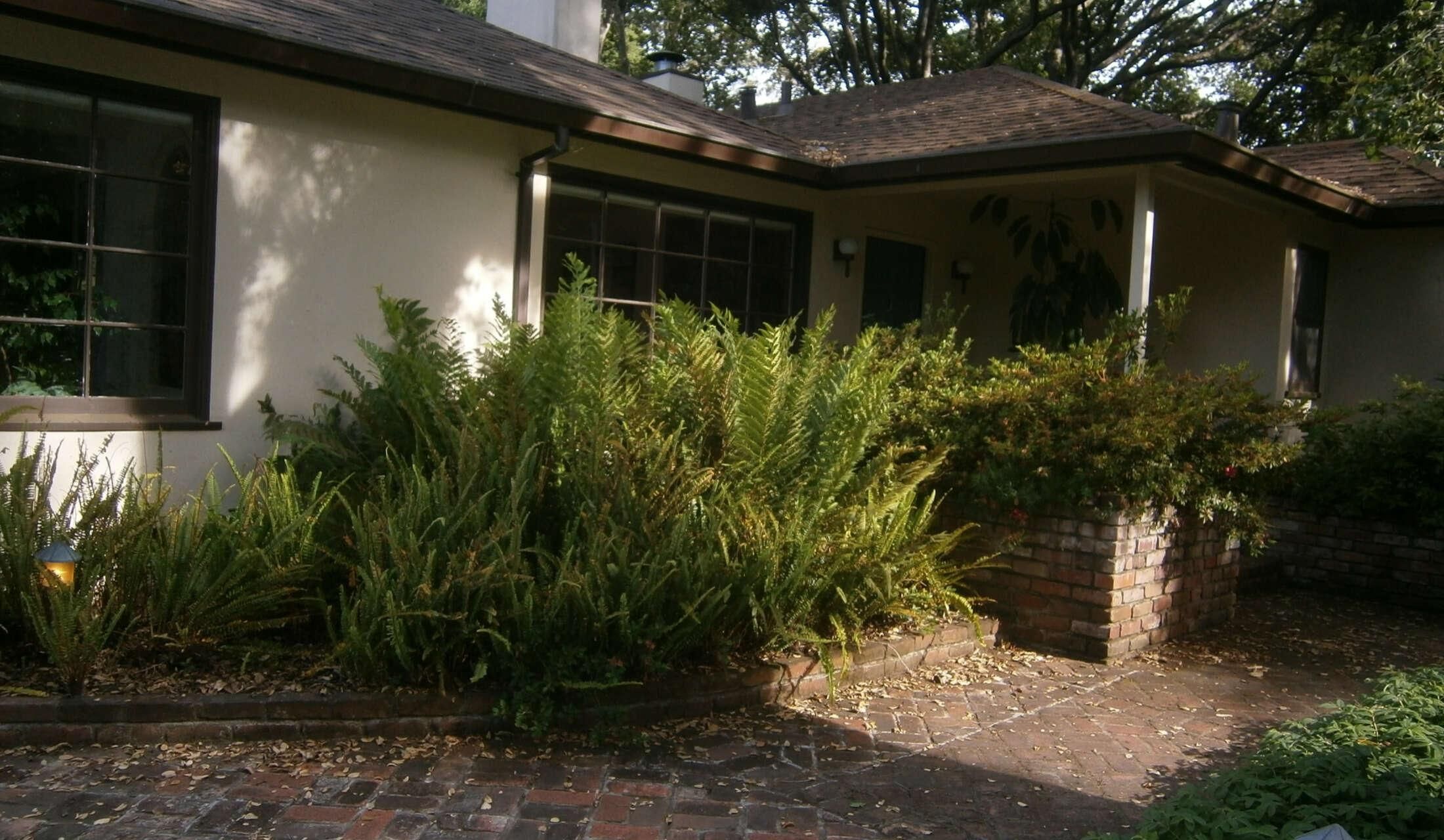 House Sitter needed from 4/7/2027 to 9/25/2027.  No pets.