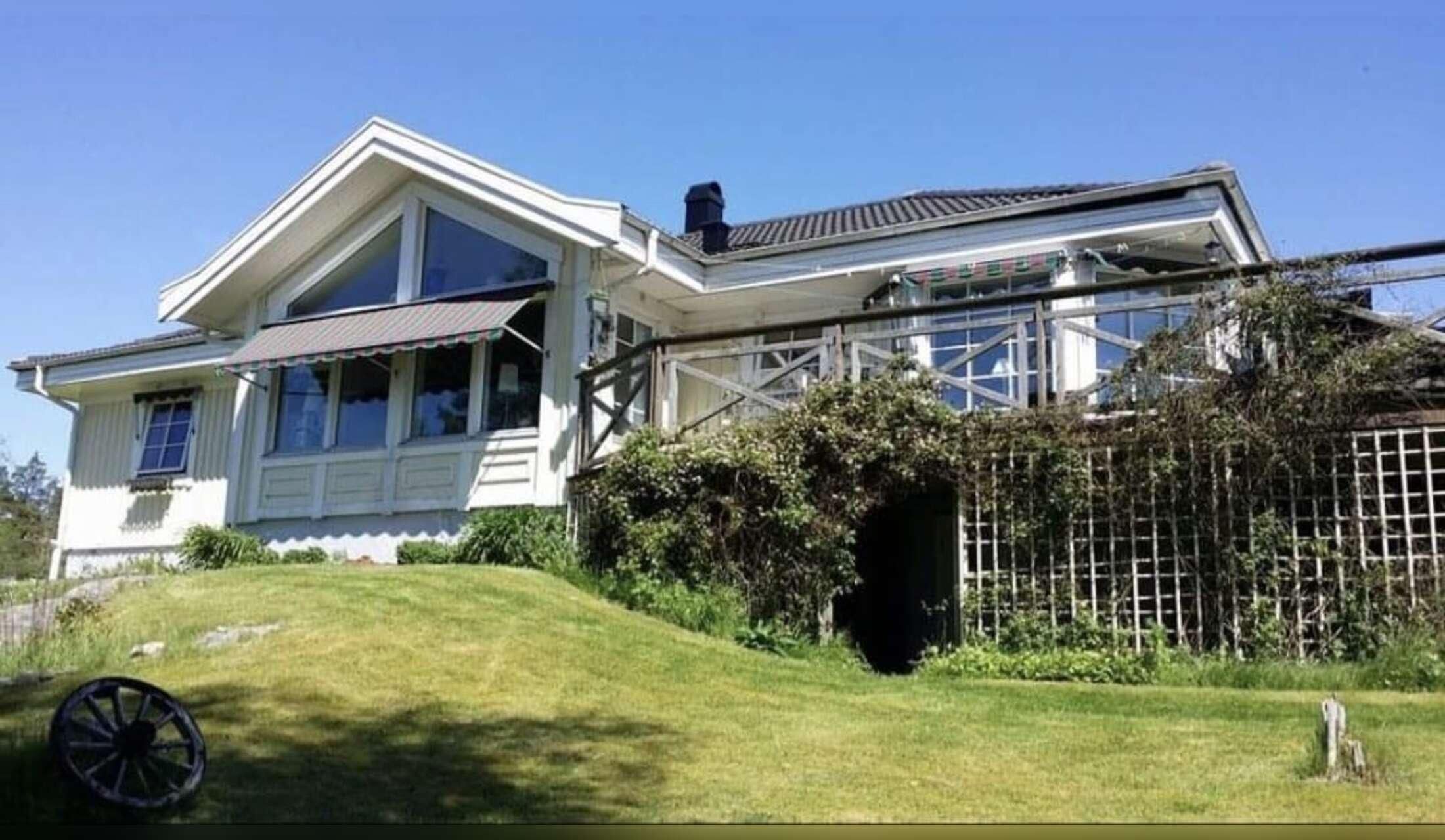 Peaceful lakeside home, 3 lovely dogs, sauna & car – Swedish countryside near Gothenburg | 22 Oct–2 Nov - Image 2