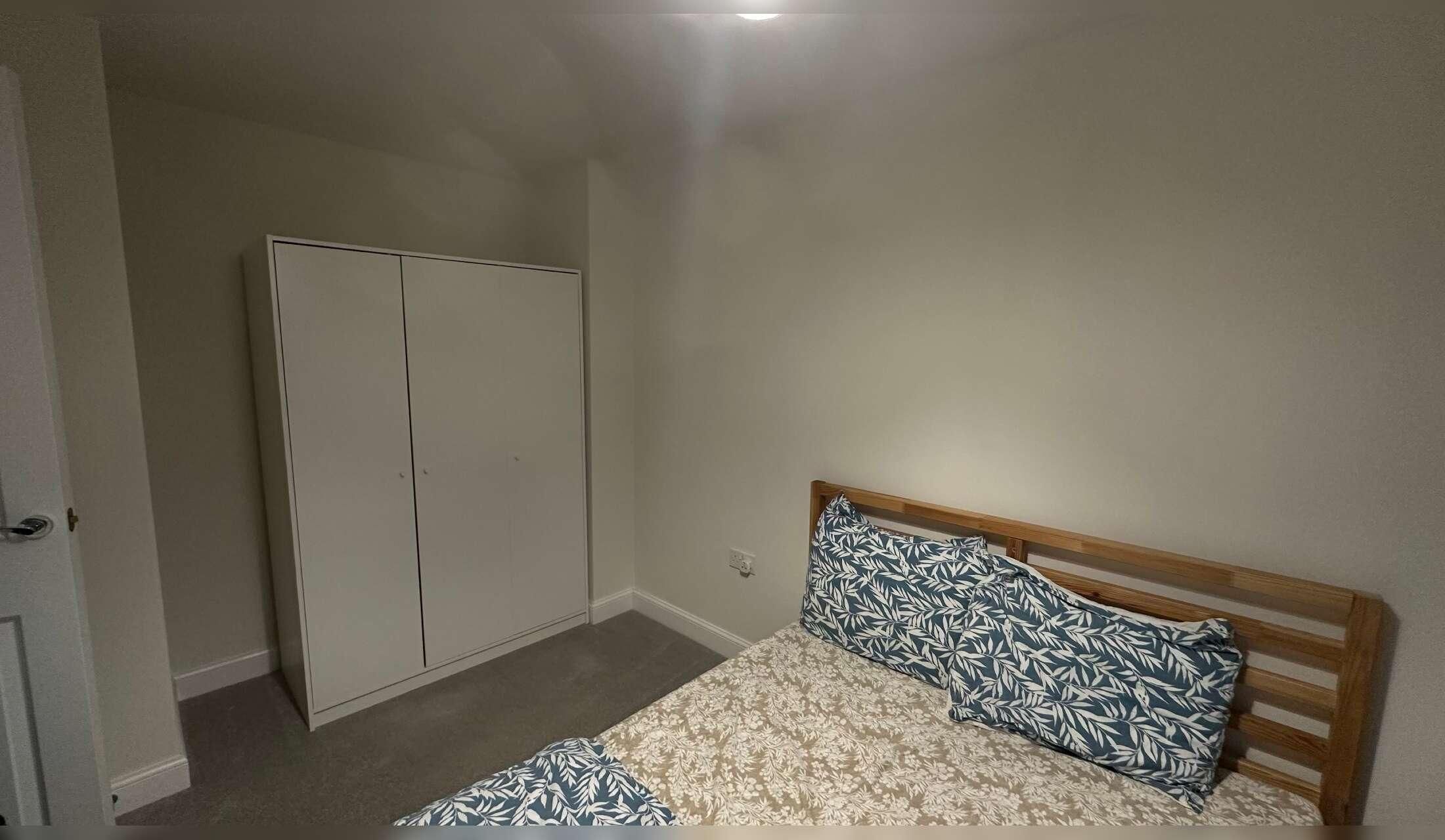 Looking for a Reliable House Sitter in Newark - Image 3