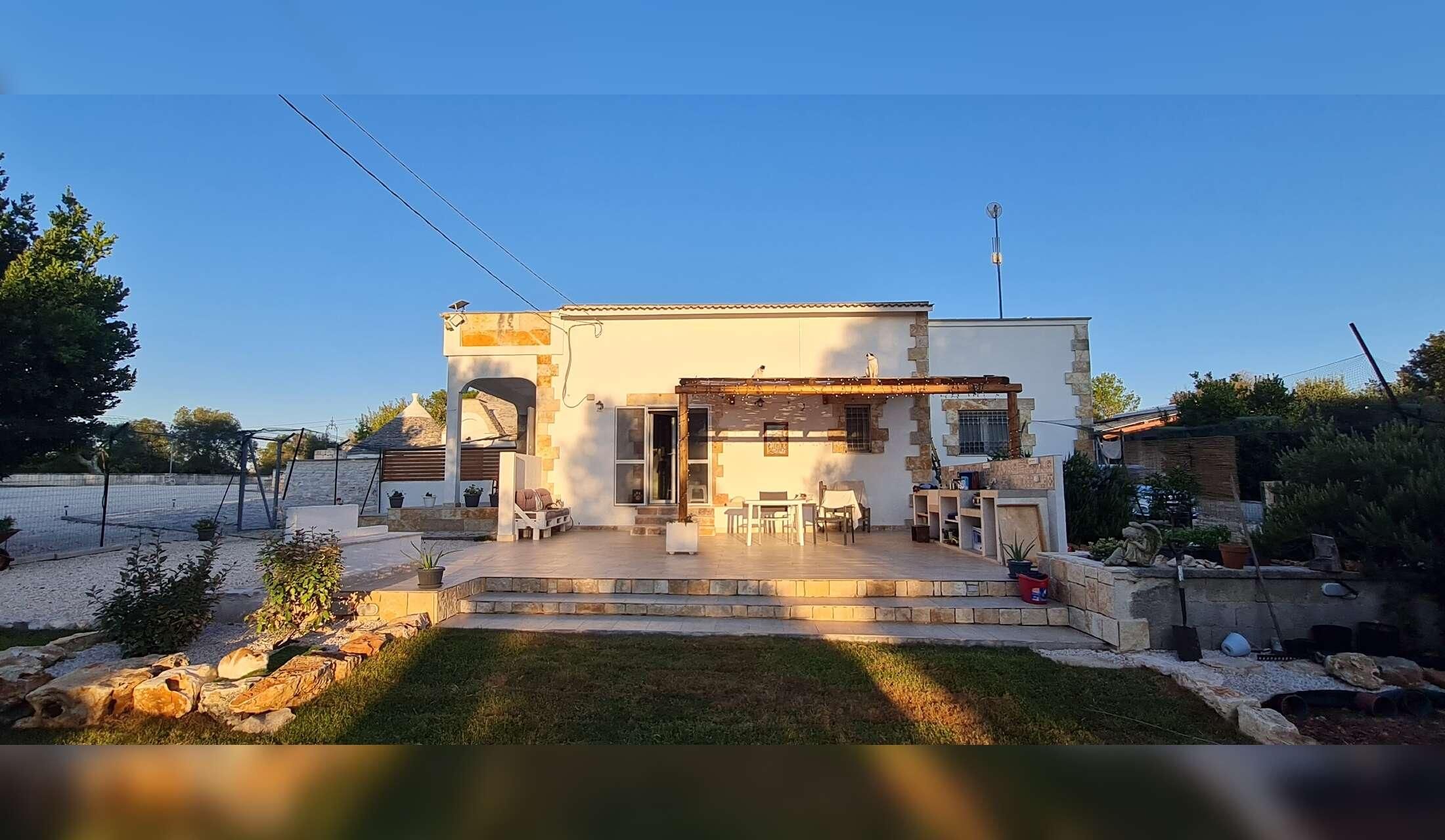 Puglia, Italy house and cat sit in the countryside