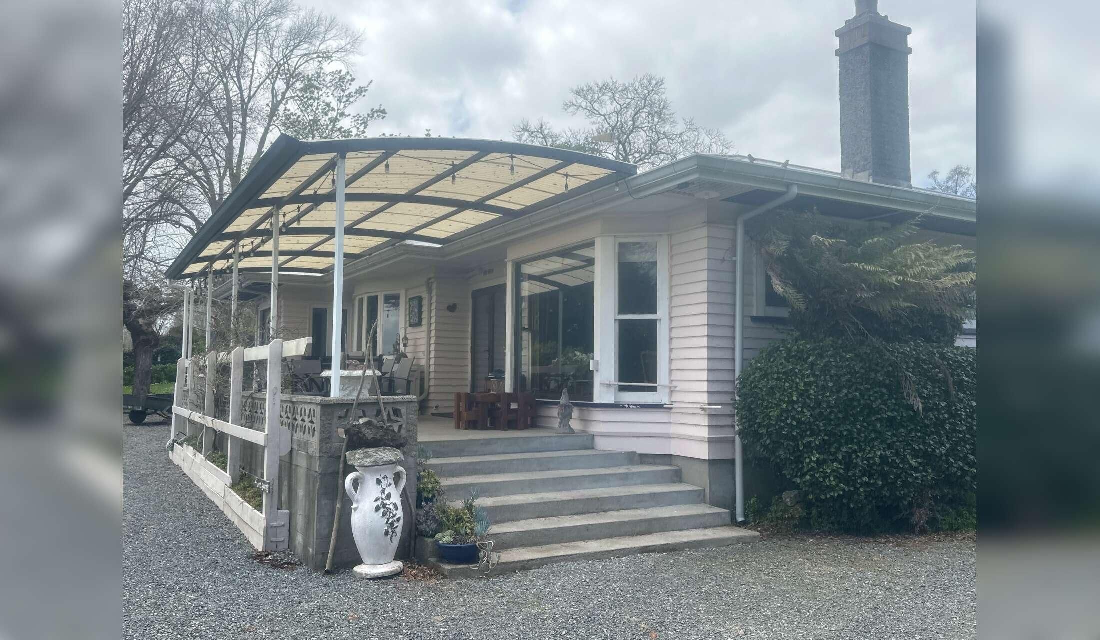 Sunningwood Homestead and garden Housesit