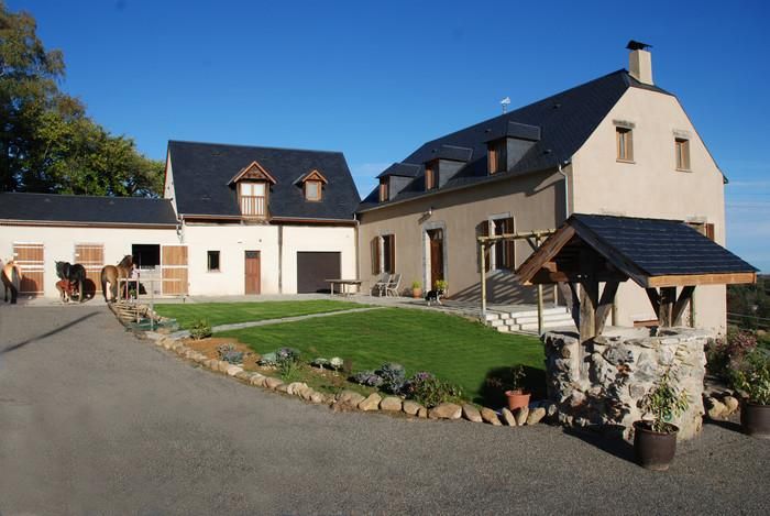 High Pyrenees. Large country house, Dog (Golden R),  2026 Sept. 11 to Nov 1